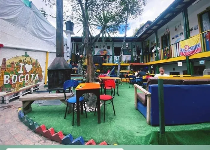 Hostal Gastro Bar Casa Colibrí